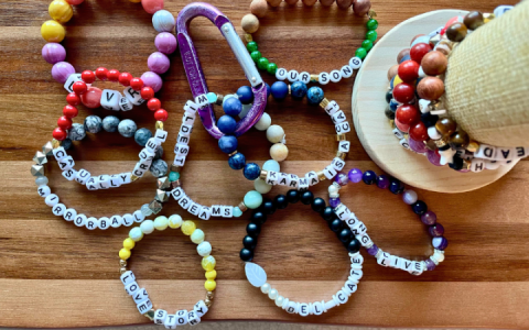 Sibling Weekend: Friendship Bracelets